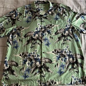 Tommy Bahama men’s big and tall floral shirt exclusively at Macy’s. Size 3xl